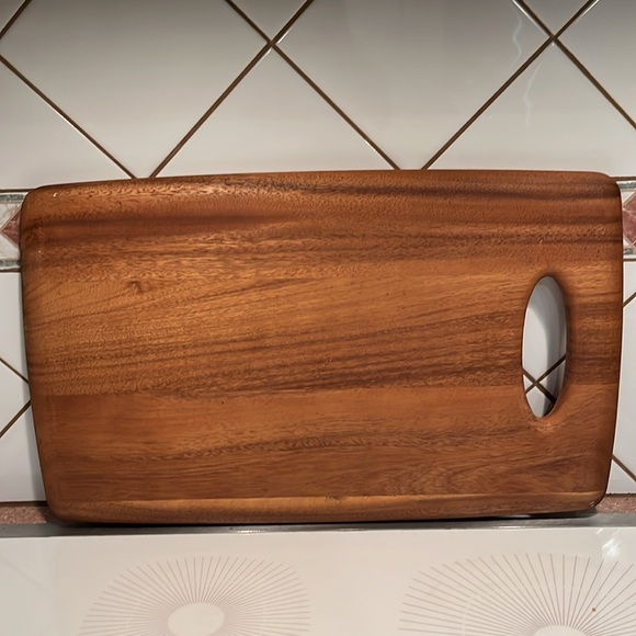 Crate & Barrel Charcuterie Cutting Board - Large 19” x 12” - Picture 4 of 7